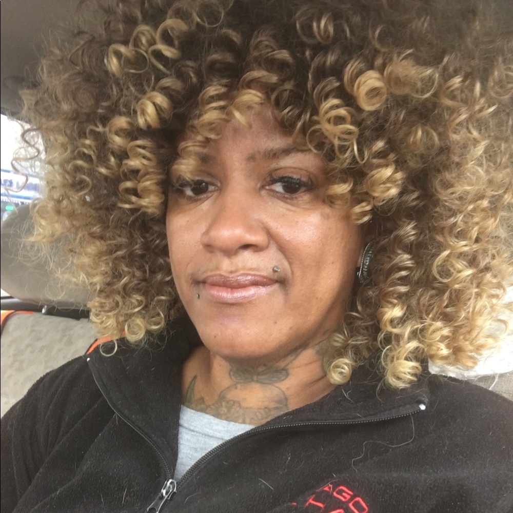 Curly wig - Picture 4 of 6